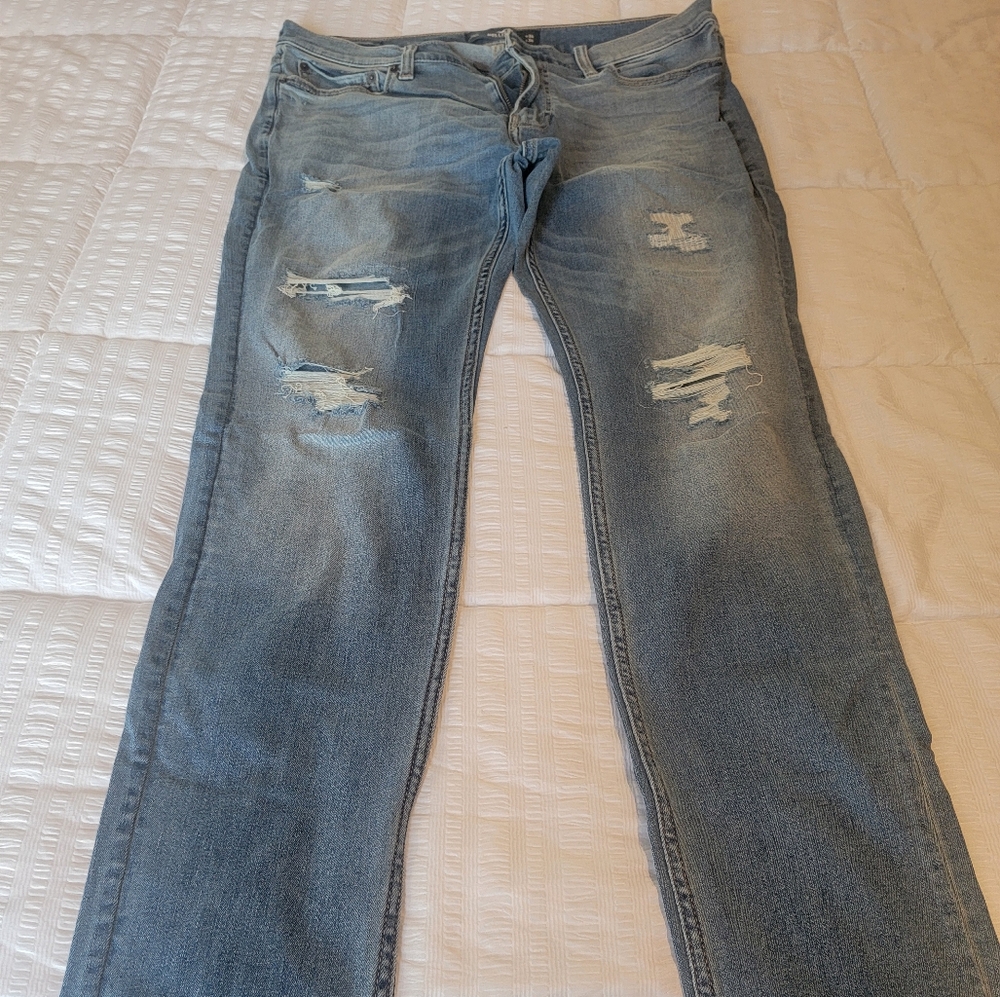 Hollister Men 34 x 34 Ripped jeans
